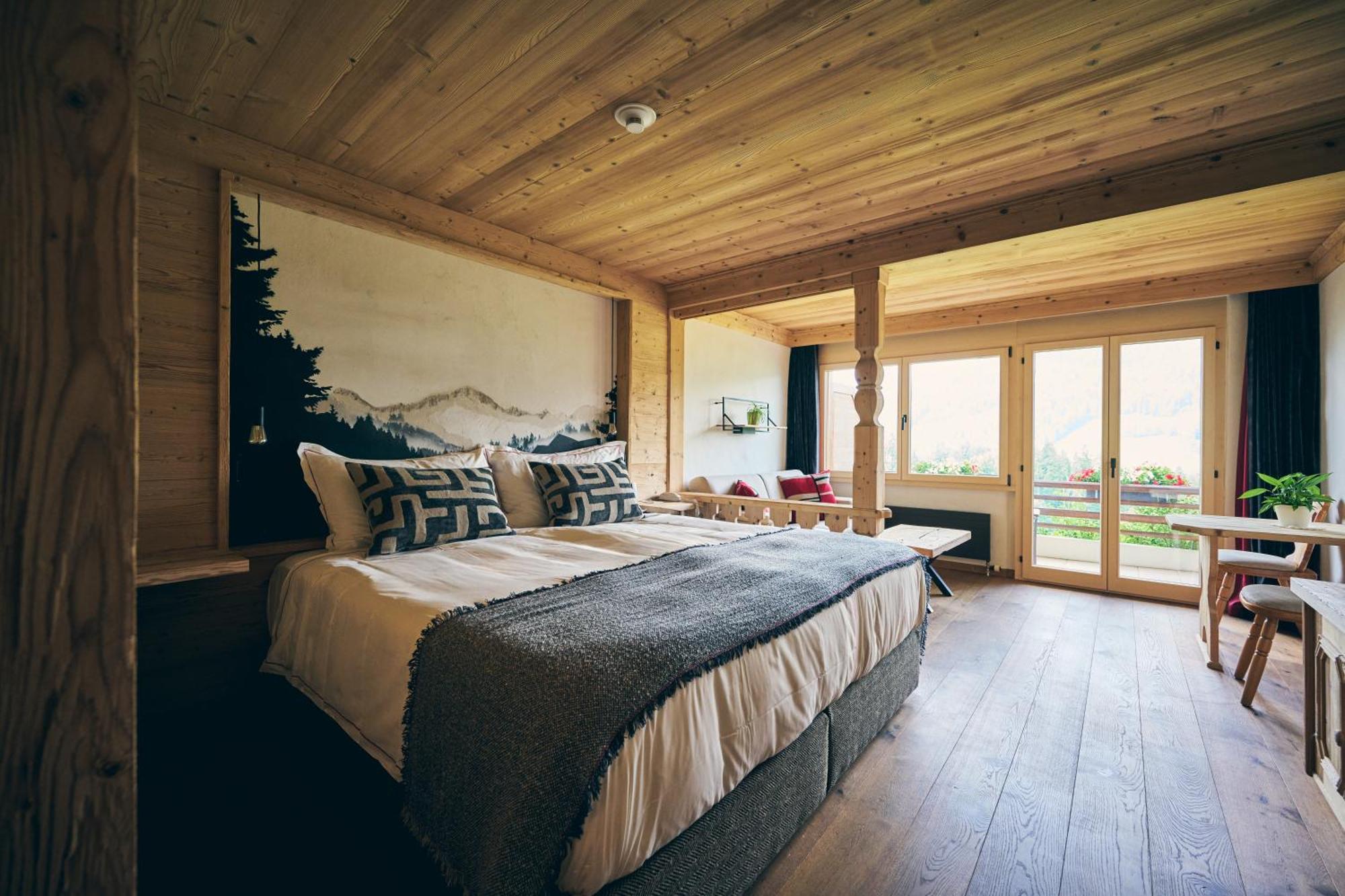 Deluxe Double Room Balcony Mountain View