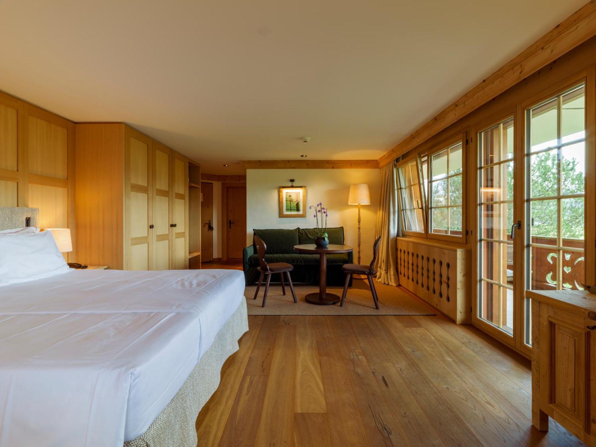 Deluxe Double Room Balcony Mountain View